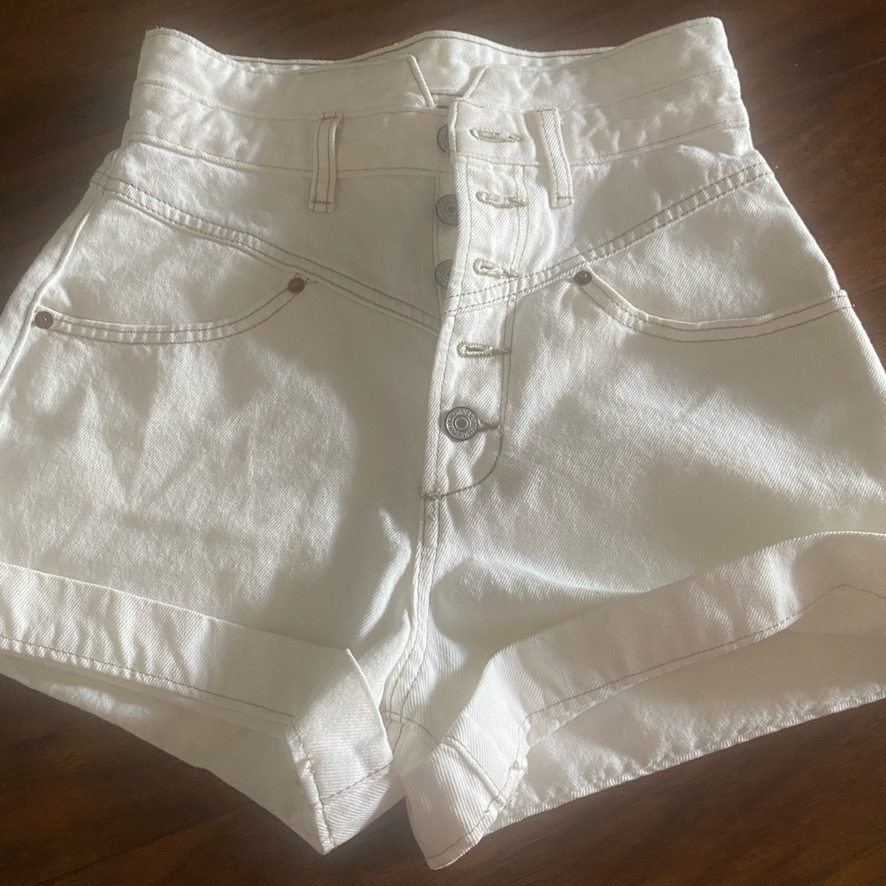 Abercrombie & Fitch White High Waist Shorts 26/2